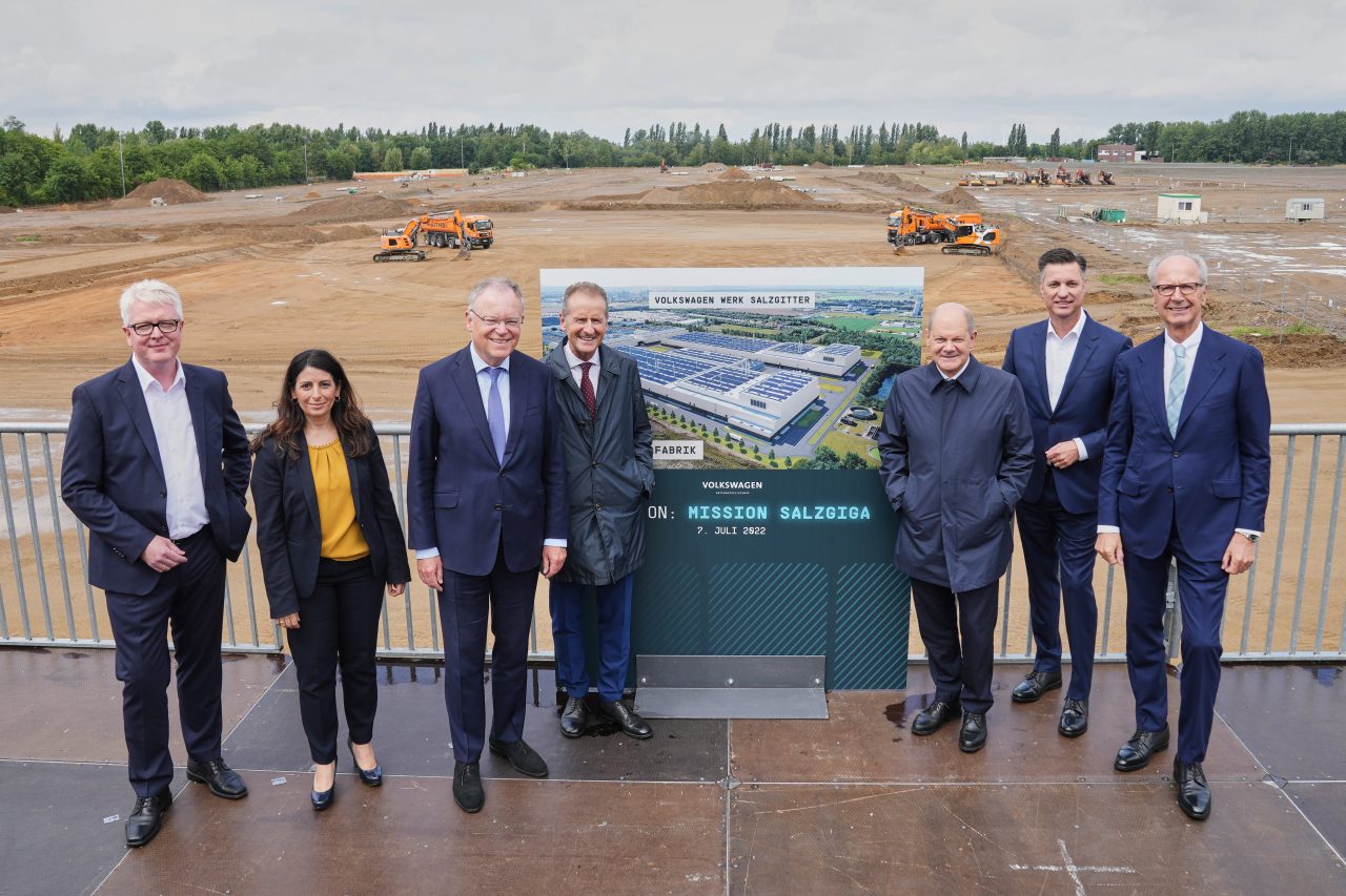Ground breaking in Salzgitter: Volkswagen enters global battery business with “PowerCo”